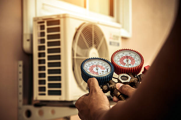 Professional Hvac technician working in Perry, LA